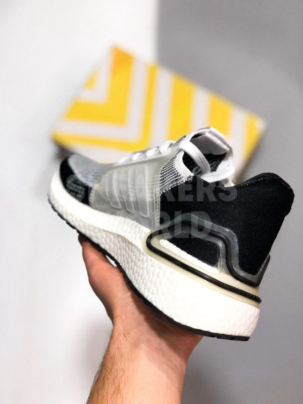 Adidas-Ultra-Boost-18-color-white-black-kupit