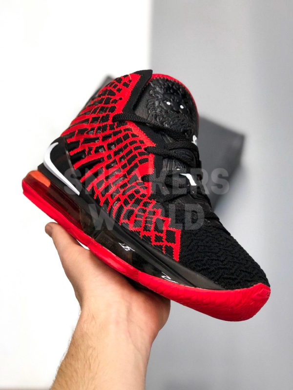 Krossovki-Nike-Lebron-17-color-black-red