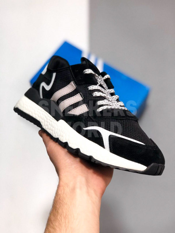 Adidas-Nite-Jogger-chernye-color-black-white-kupit