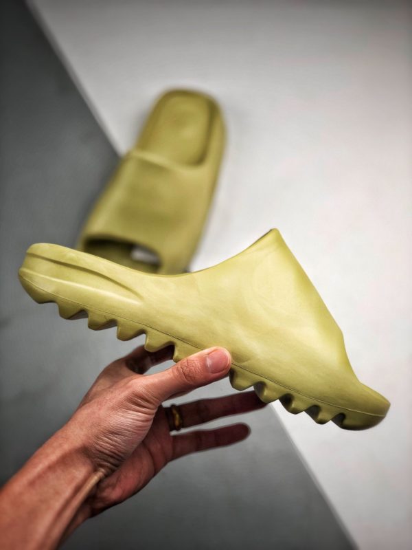 Adidas Yeezy Slide Resin купить в спб