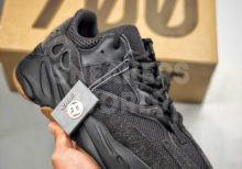 Adidas Yeezy Boost 700 Utility Black