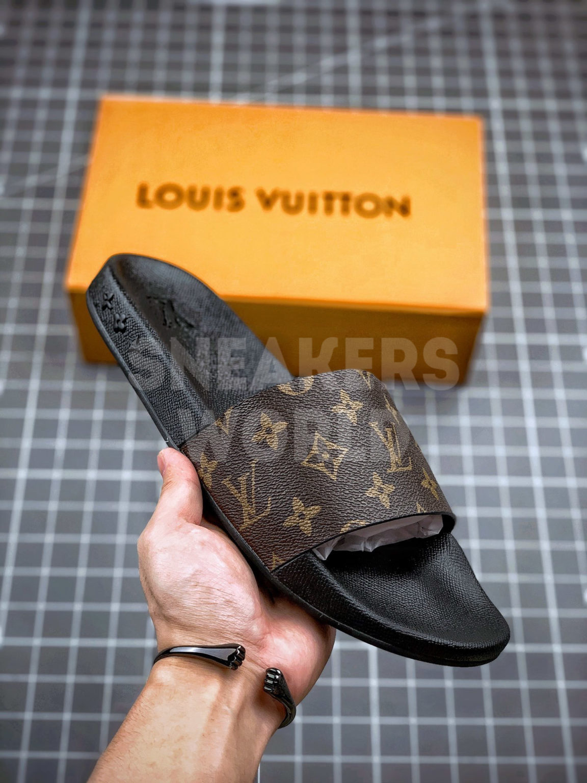 Шлепанцы Louis Vuitton мужские Monogram