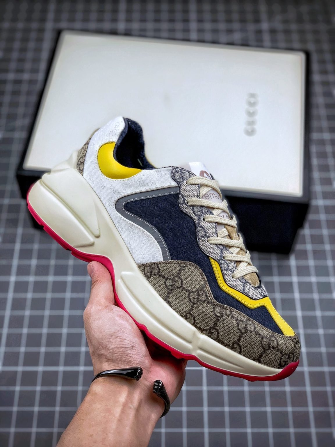 Кроссовки Gucci Vintage Trainer Sneake