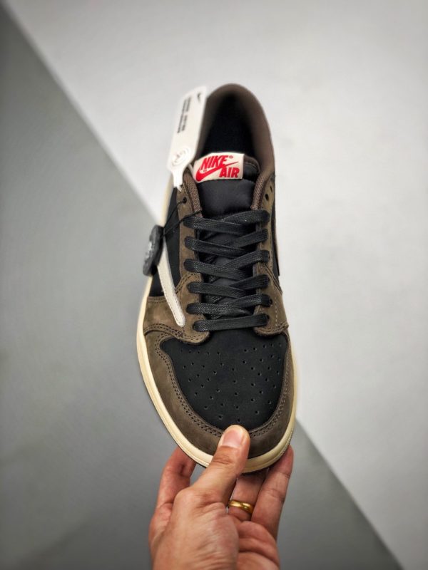 Travis Scott x Air Jordan 1 Low где