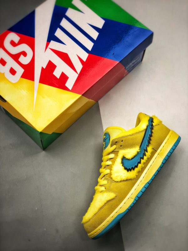 Nike-SB-Dunk-Low-Grateful-Dead-Bears-Opti-Yellow-krossovki-kupit-v