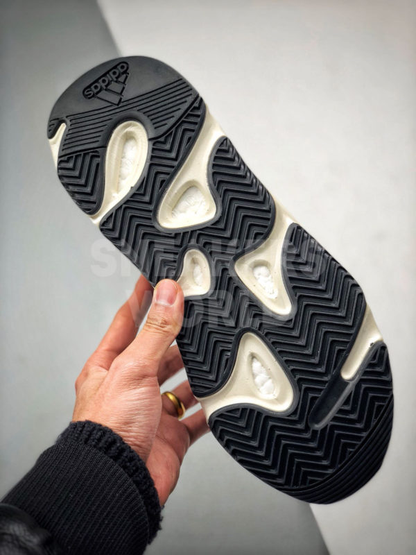 Adidas Yeezy Boost 700 Wave Runner где купить в спб питере мск