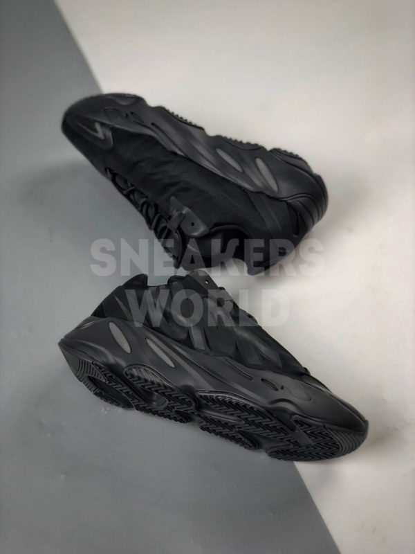 Adidas Yeezy 700 MNVN Triple Black где купить в