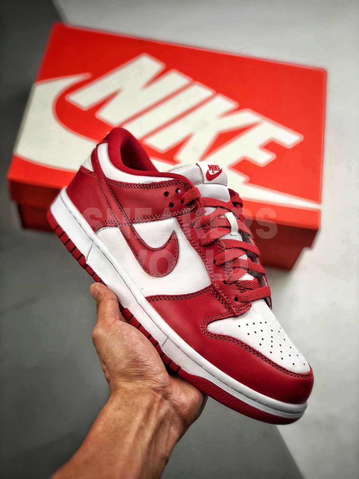 nike-dunk-low-university-red