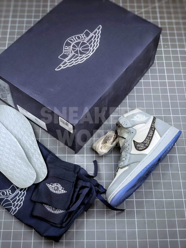 Nike Jordan 1 x Dior купить
