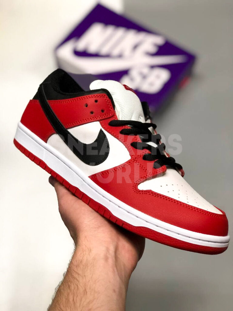 Nike SB Dunk Low Chicago