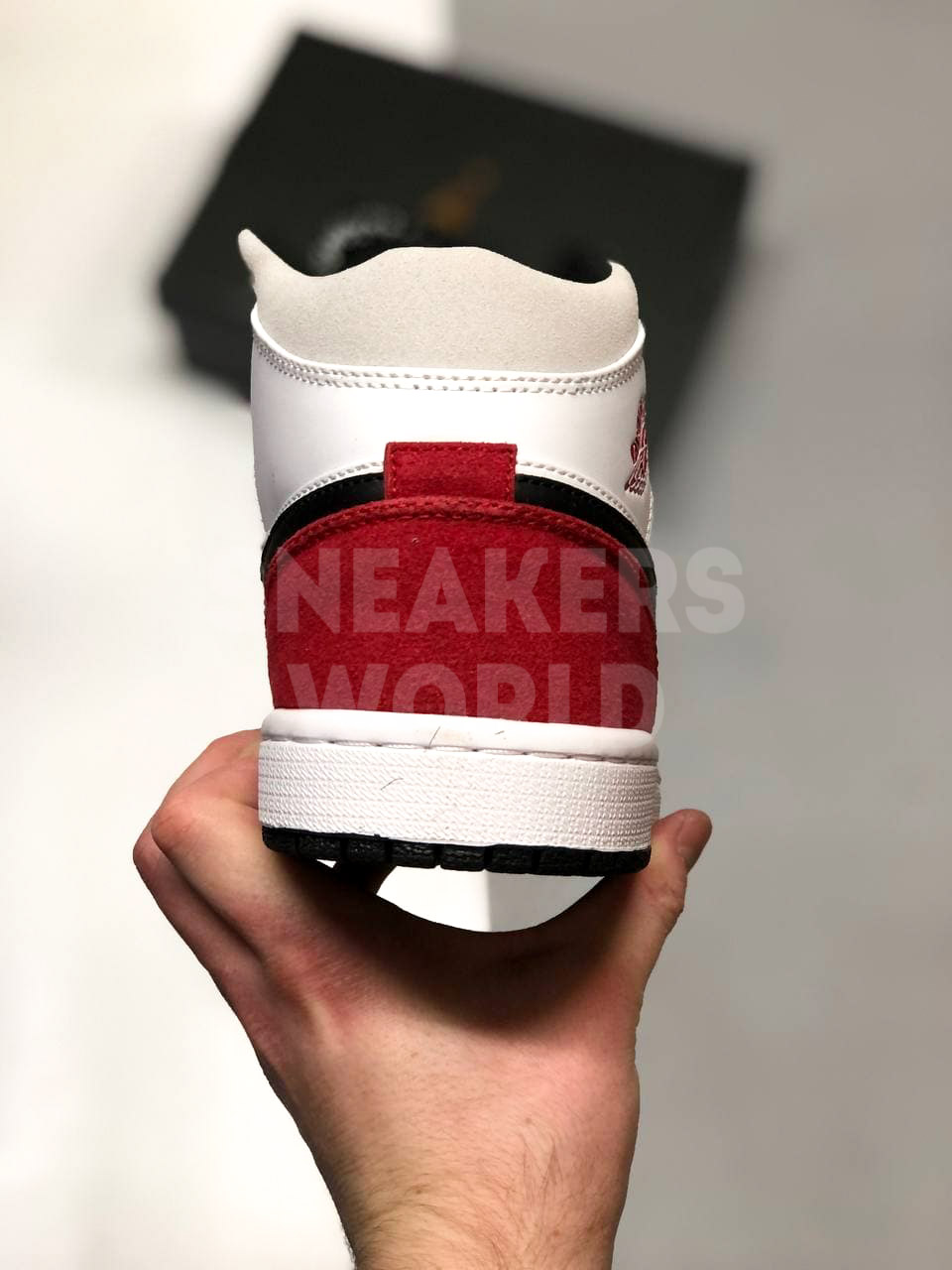 air jordan 1 mid se red black toe