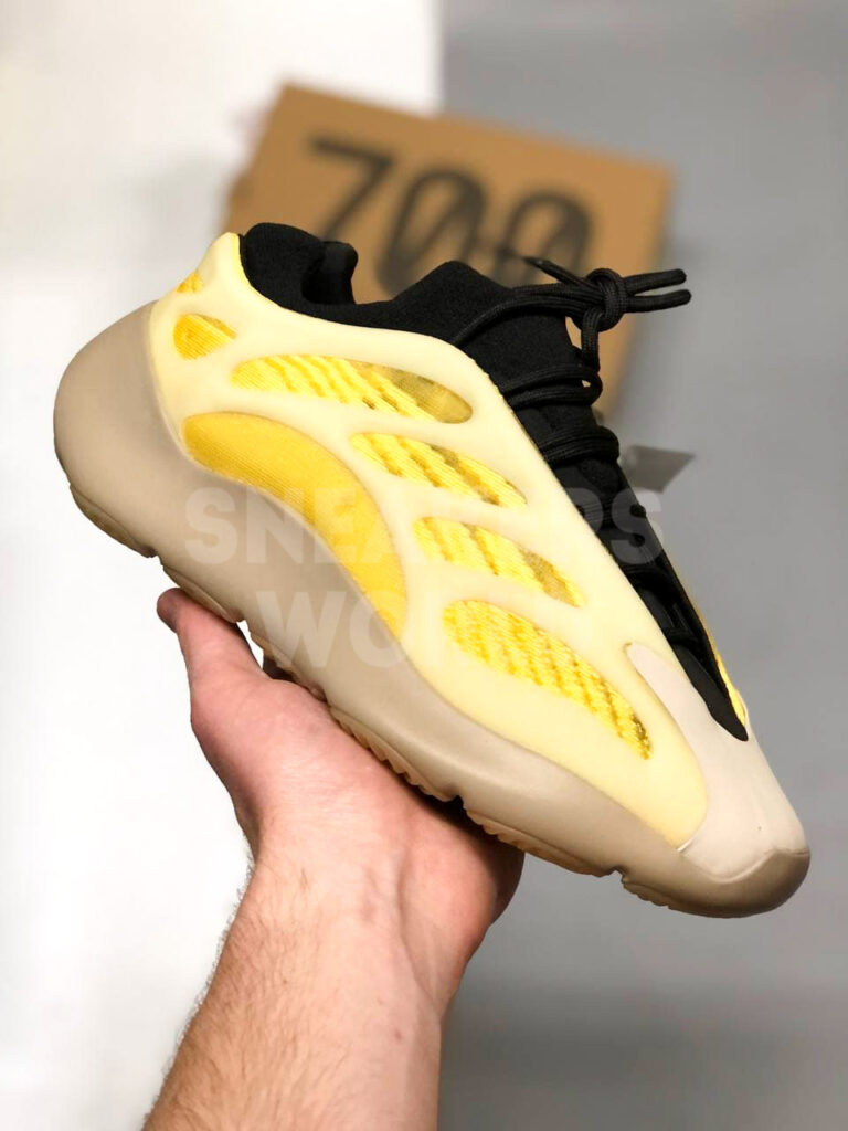 Adidas Yeezy 700 v3 Safflower