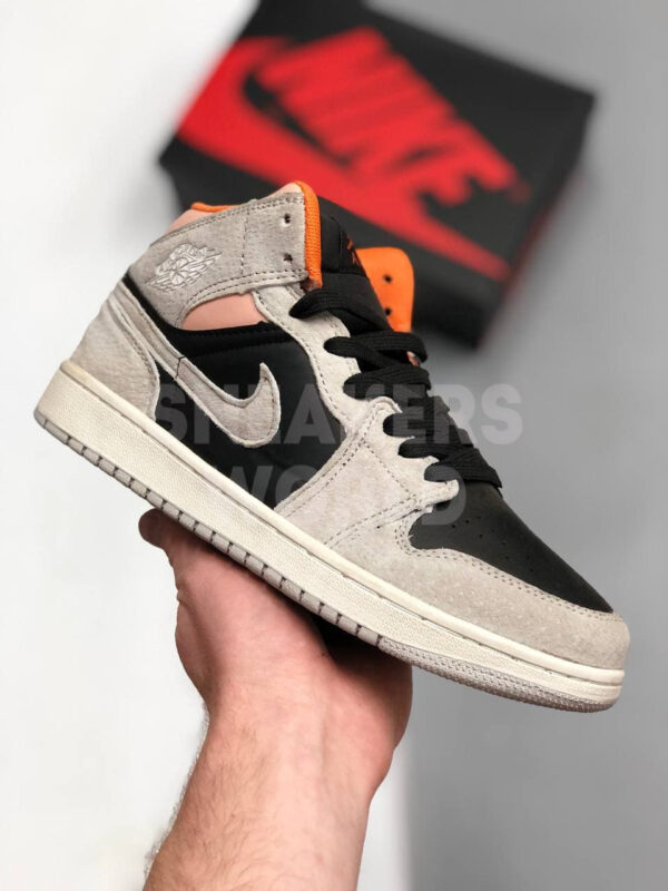 Nike Air Jordan 1 Neutral Grey Hyper Crimson