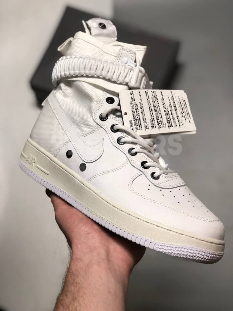 Nike Air Force 1 SF белые