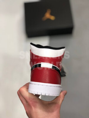 Nike Air Jordan 1 Mid “Chicago” White Black Red