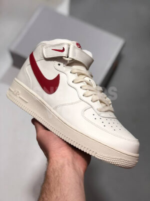 Nike Air Force 1 07 3 бело-красные высокие
