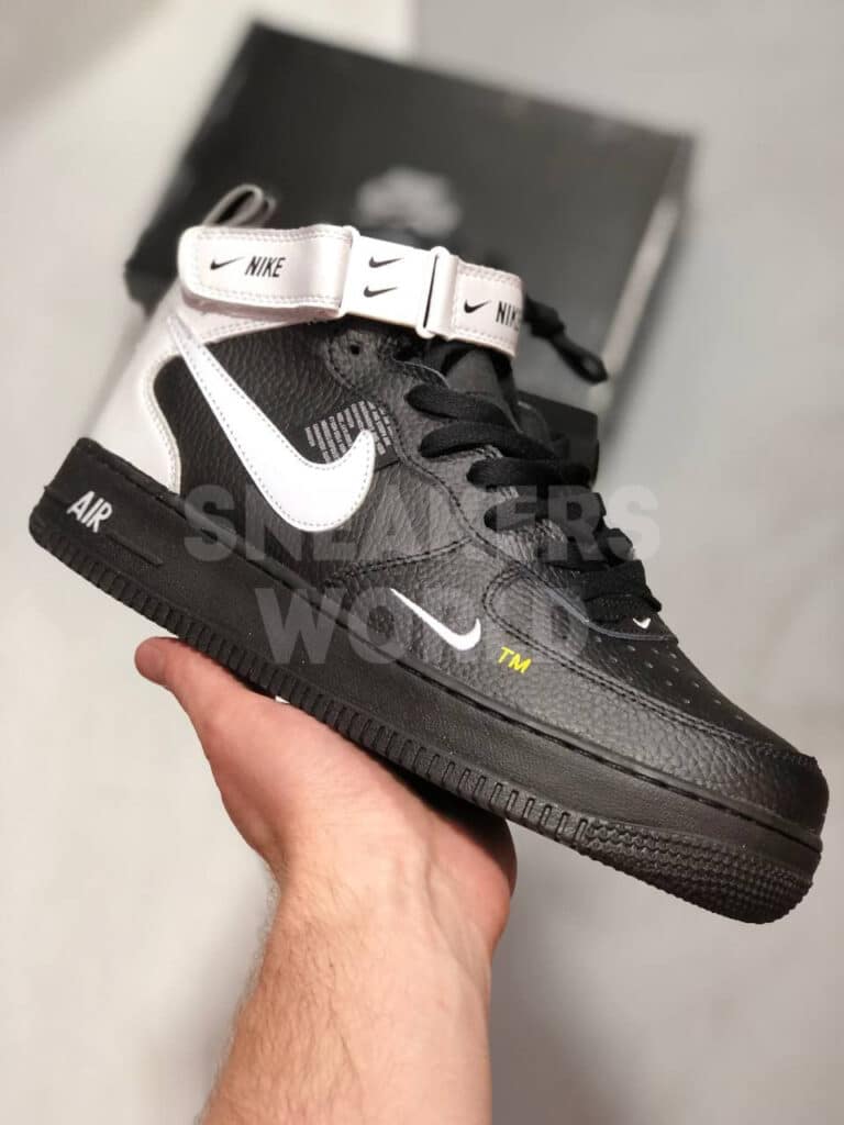 Nike Air Force 1 Mid 07 lv8 Black White