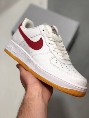 Кроссовки Nike Air Force 1 07 3 бело-красные