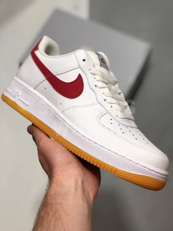 Кроссовки Nike Air Force 1 07 3 бело-красные