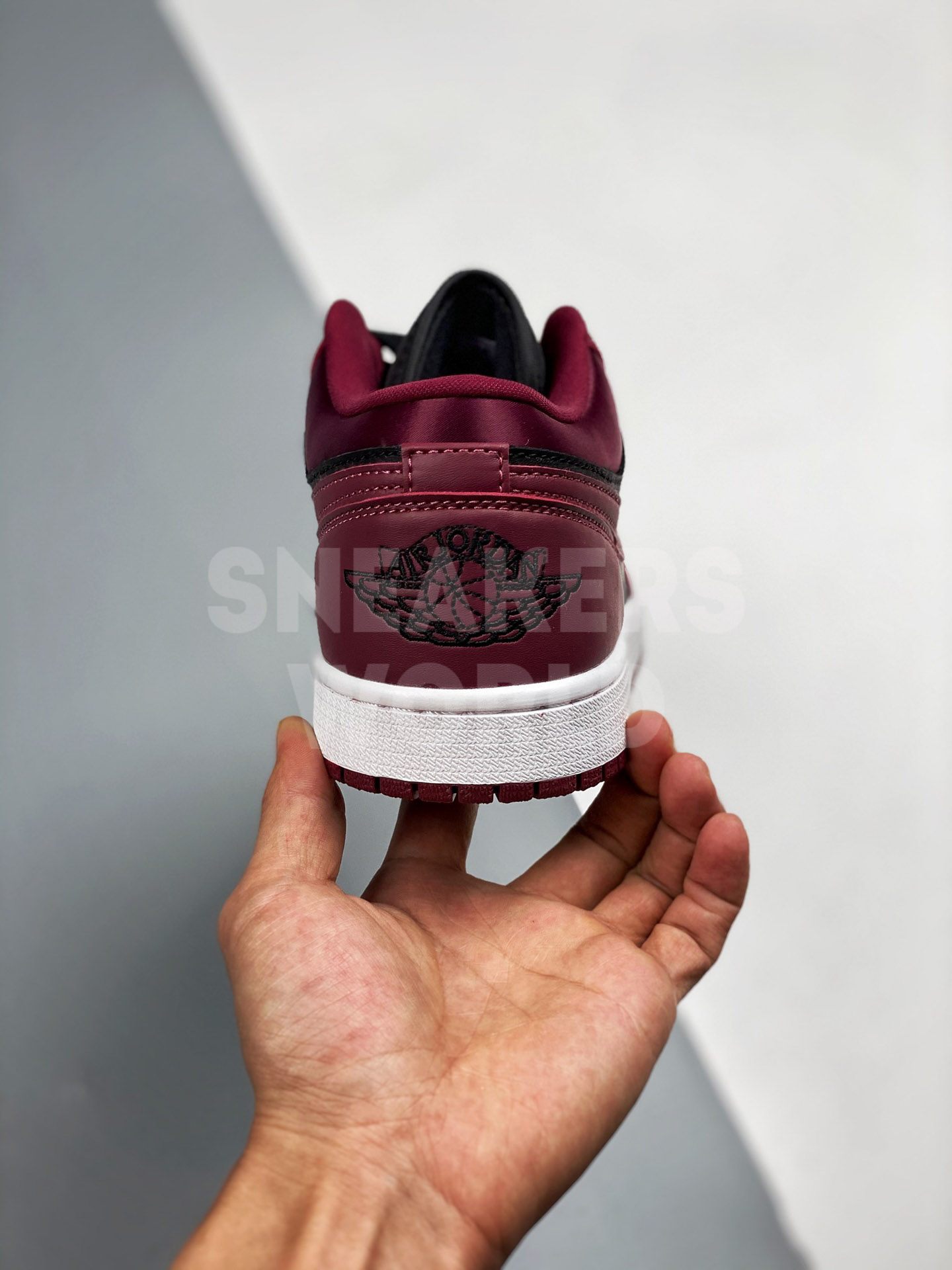 dark beetroot jordan 1 low