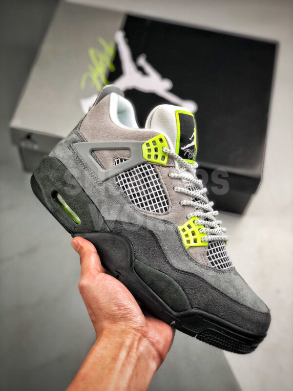 Nike Air Jordan 4 Retro SE 95 Neon