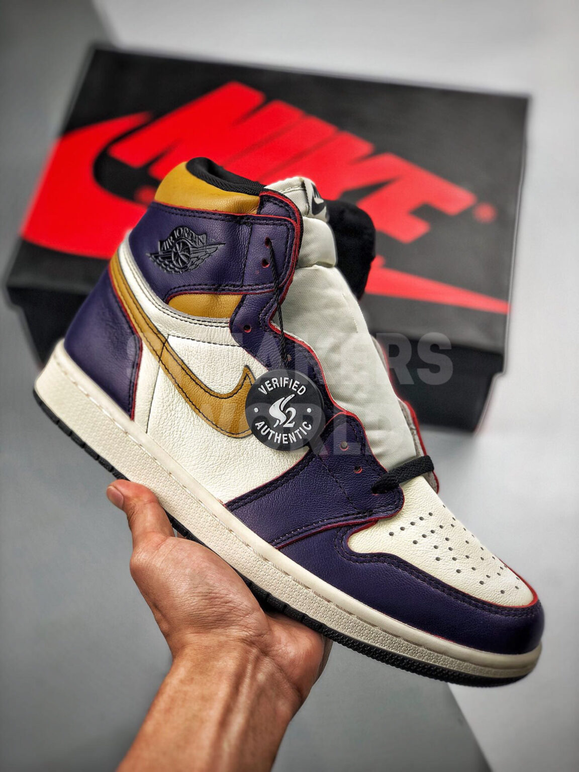 Nike Air Jordan 1 Retro High Defiant LA to Chicago