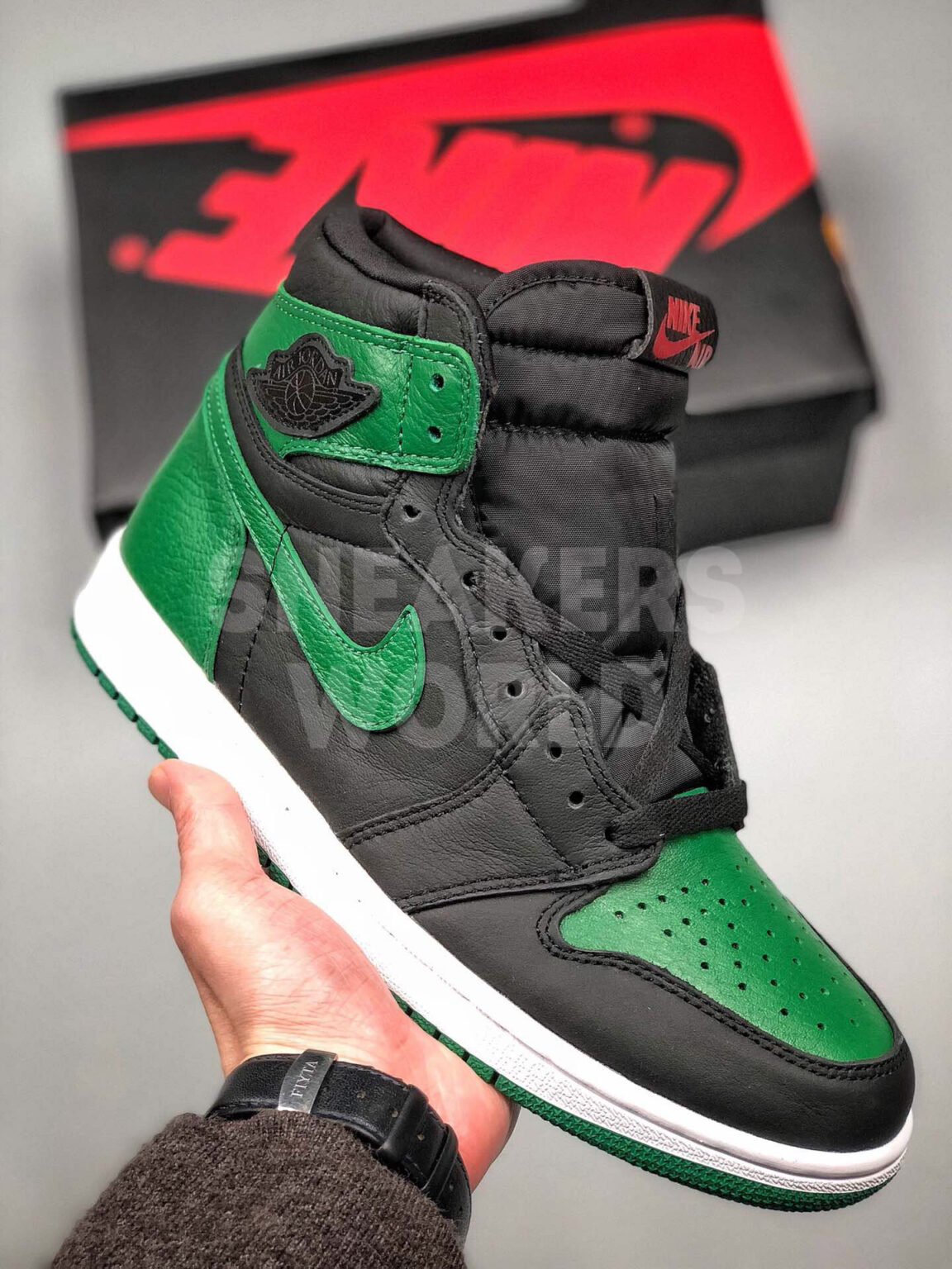 Nike Air Jordan 1 Retro High OG Pine Green