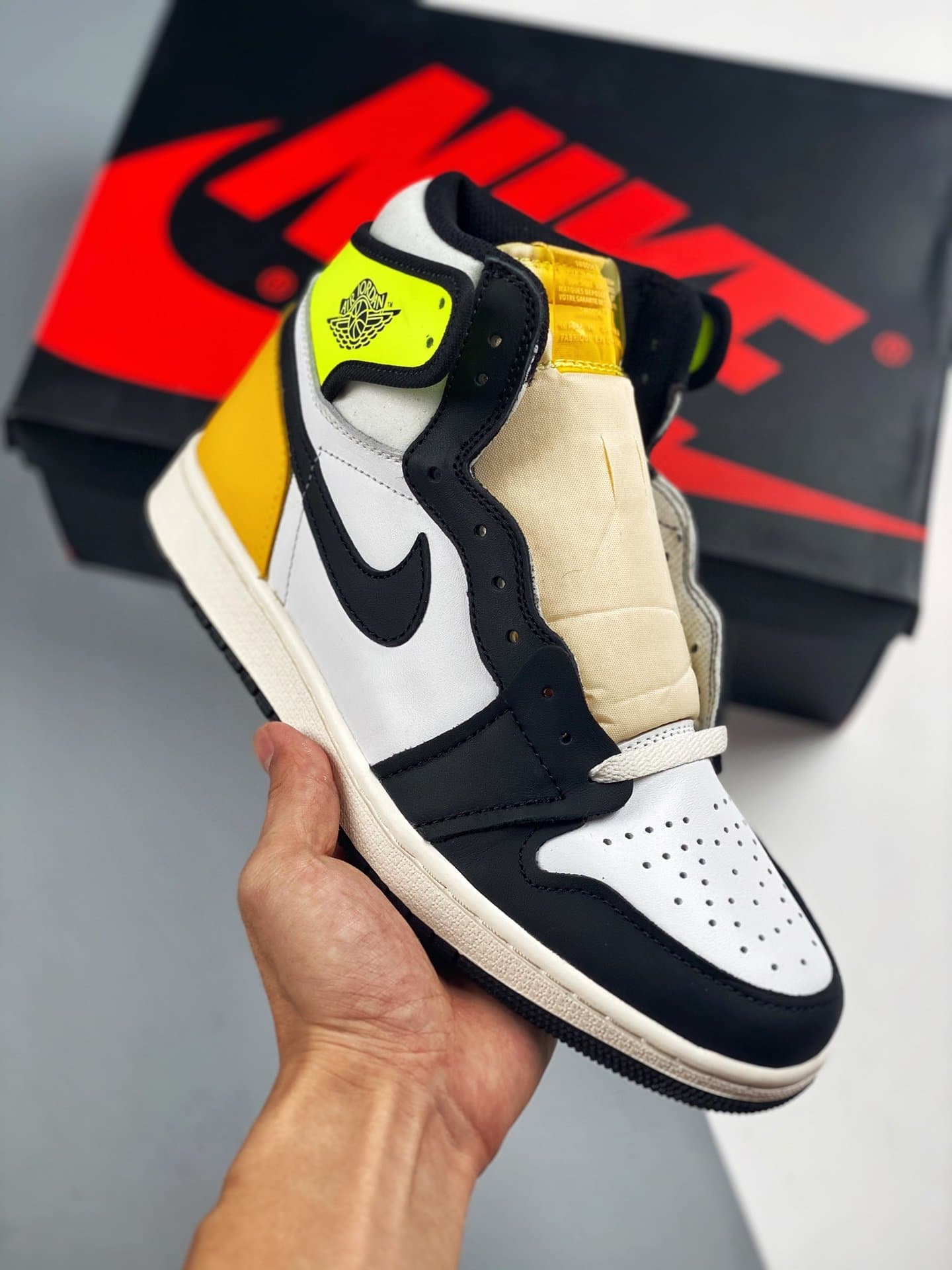 gold volt jordan 1