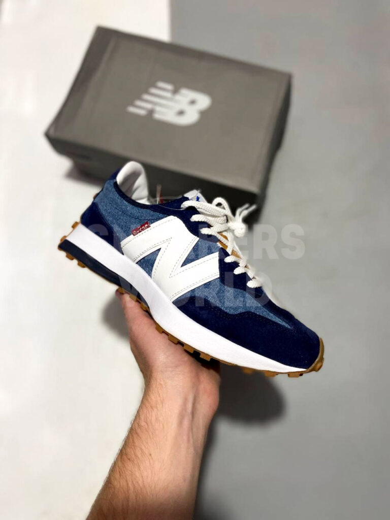New Balance 327 Levis