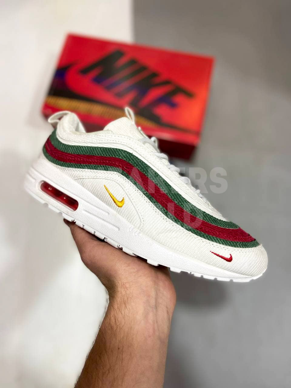 white red green air max 97