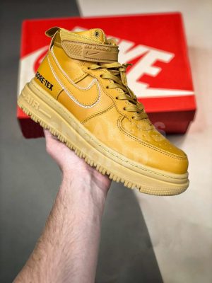 Nike Air Force 1 Gore-Tex золотые высокие