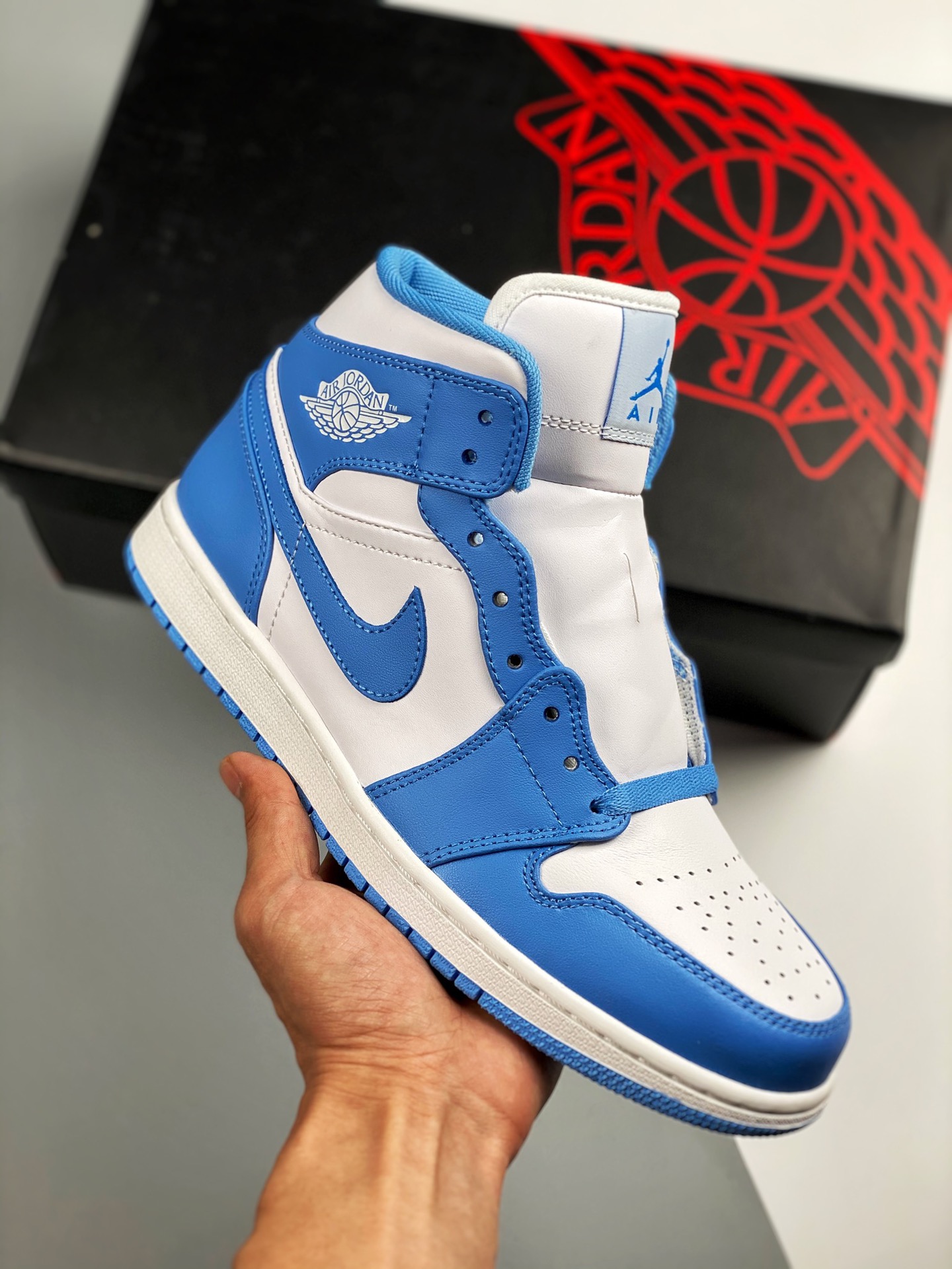 jordan 1 unc mids