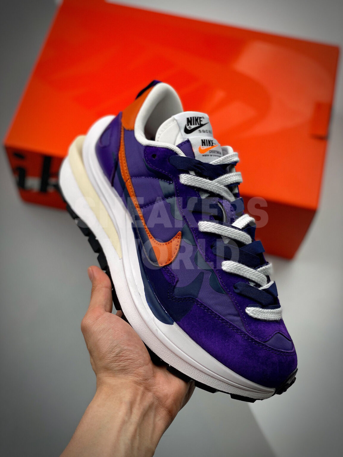 Nike Vaporwaffle sacai Dark Iris