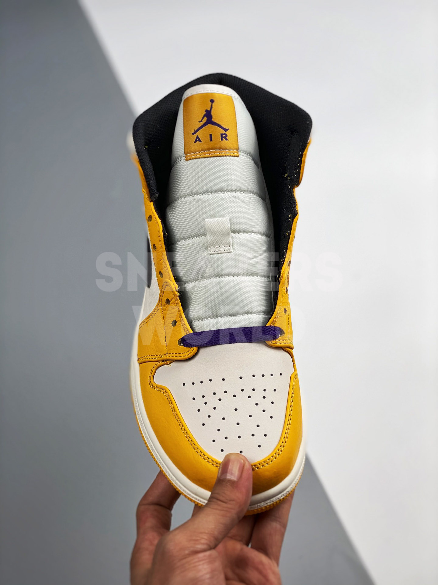 Nike Air Jordan 1 Mid Lakers