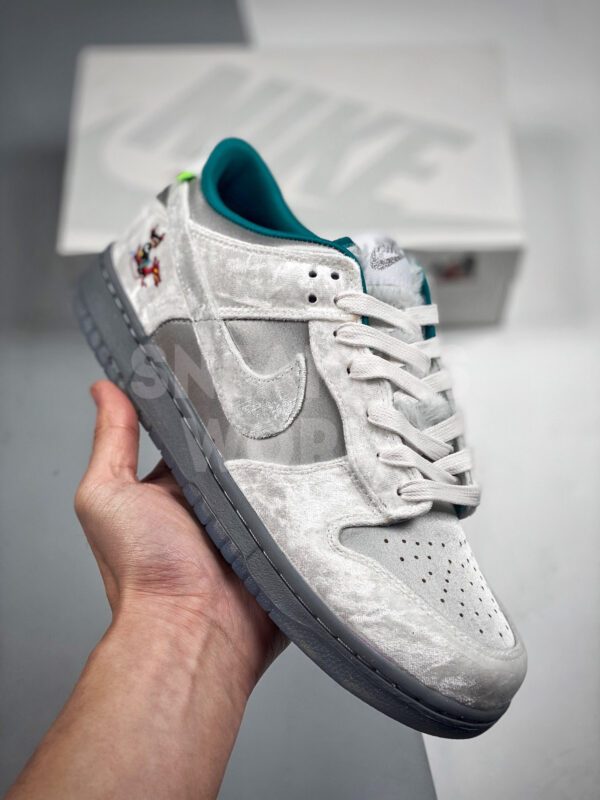 Nike Dunk Low Ice Christmas