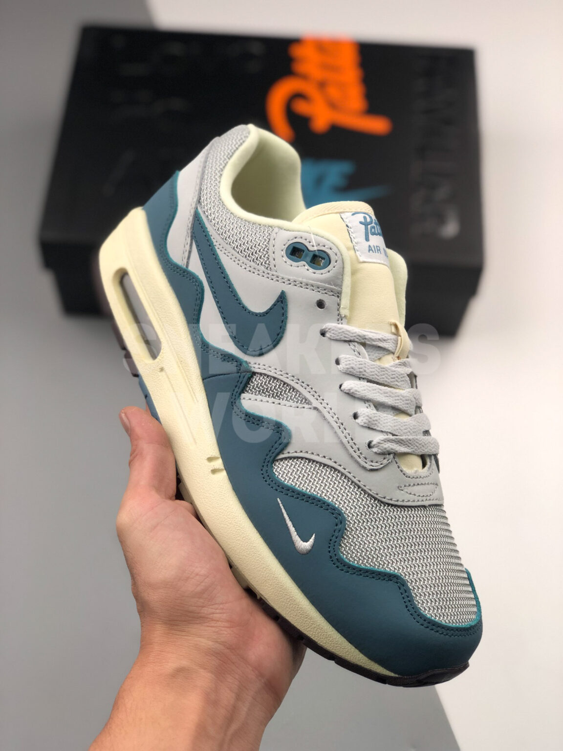 Patta x Nike Air Max 1 Noise Agua