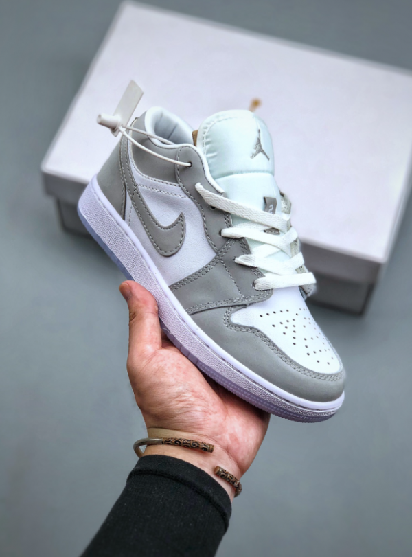 Nike Air Jordan 1 Low Wolf Grey