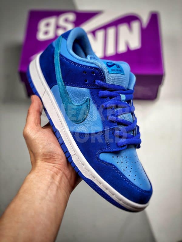 Nike SB Dunk Low Blue Raspberry