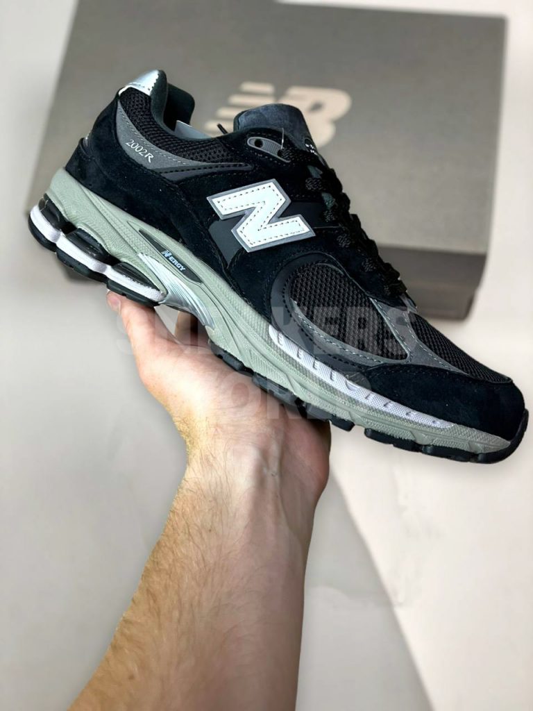 New Balance 2002R Black