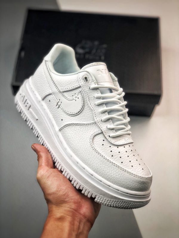 Кроссовки Nike Air Force 1 Luxe Summit White