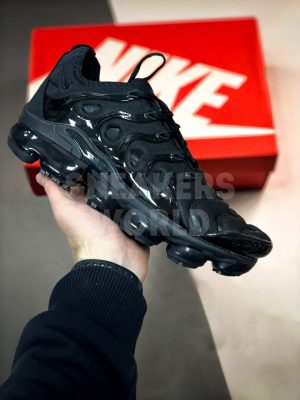 vapormax black with red check