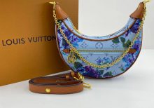 Сумка Louis Vuitton Loop голубая