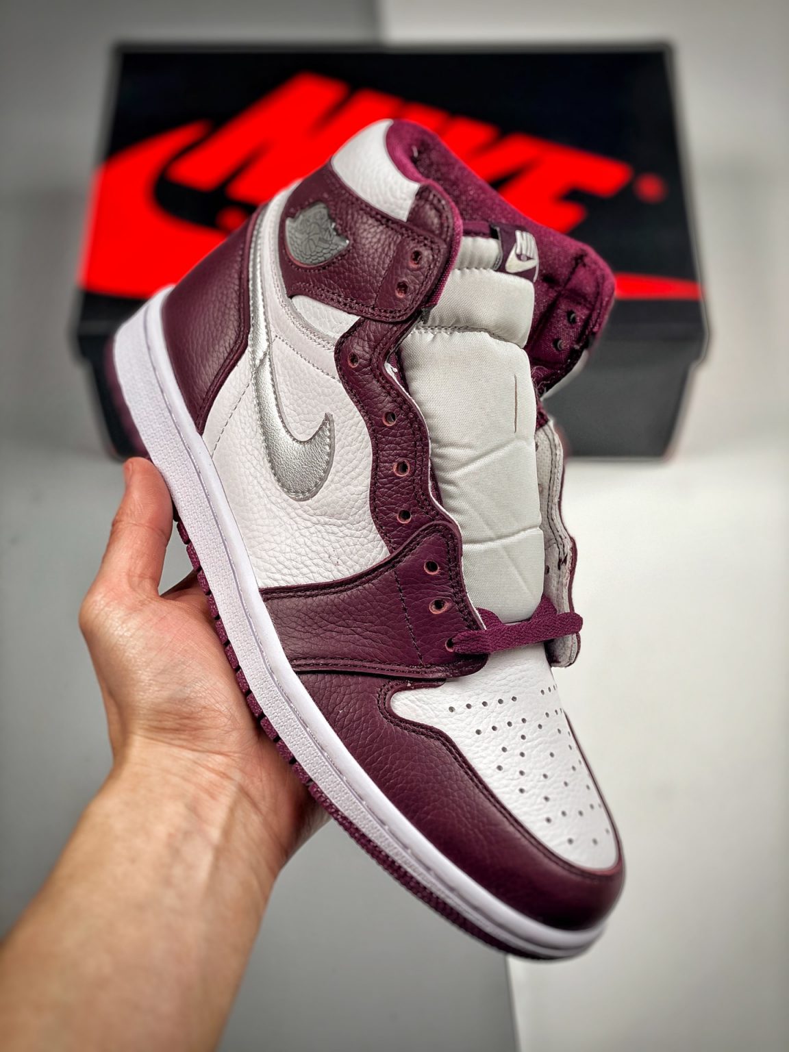 Air Jordan 1 High OG Bordeaux