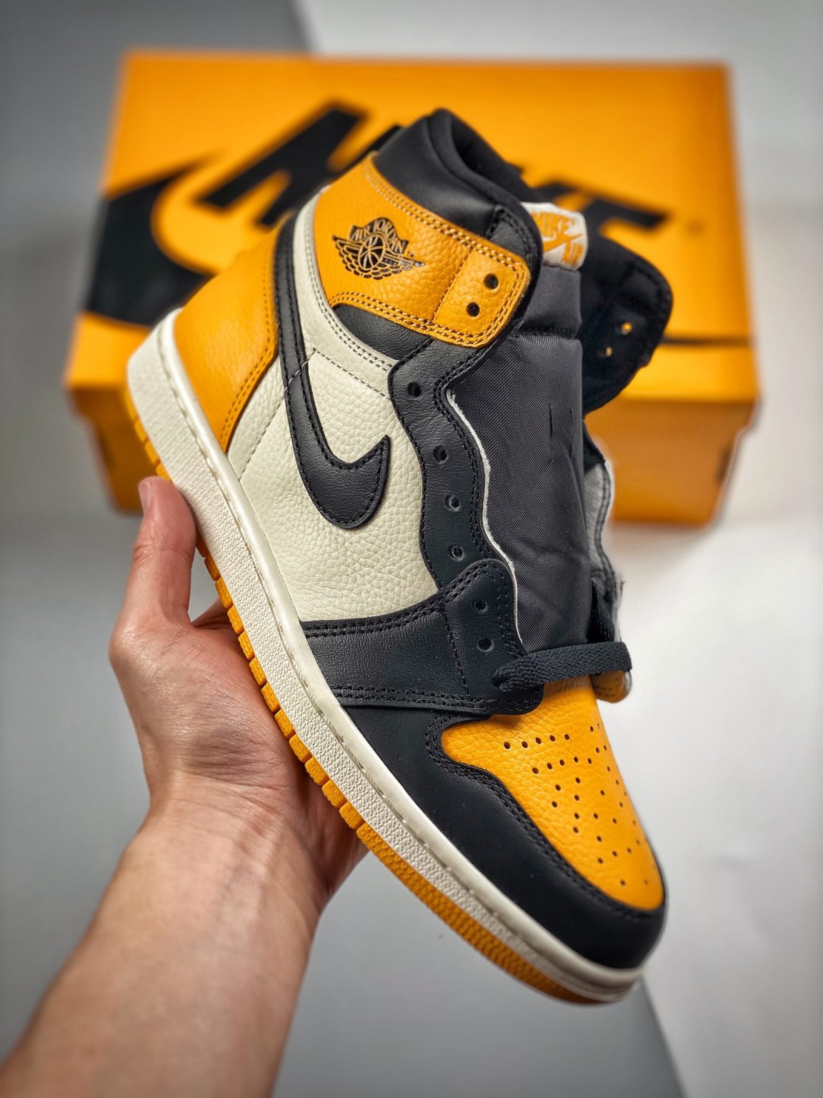 Air Jordan 1 High OG ‘Yellow Toe 2022’