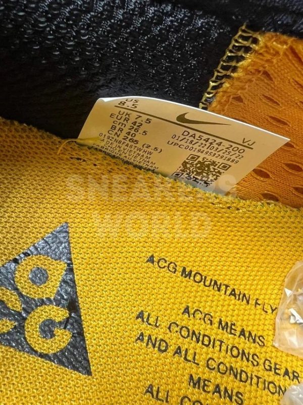 Nike ACG Mountain Fly Low Fossil Stone Grey Yellow