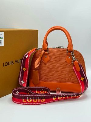 photo_2023-04-08_03-35-33.1200x1200-300x400 Клатч Louis Vuitton Mini Pochette Accessoires Monogram