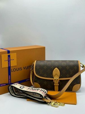 photo_2023-02-16_12-27-03.1200x1200-300x400 Клатч Louis Vuitton Monogram Canvas Favorite