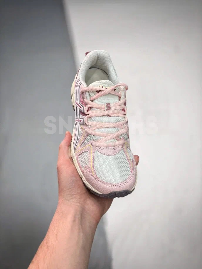 Asics Gel Kayano 28 Wide 2E White Pink Grey