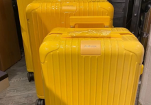 Чемодан Rimowa Essential Yellow