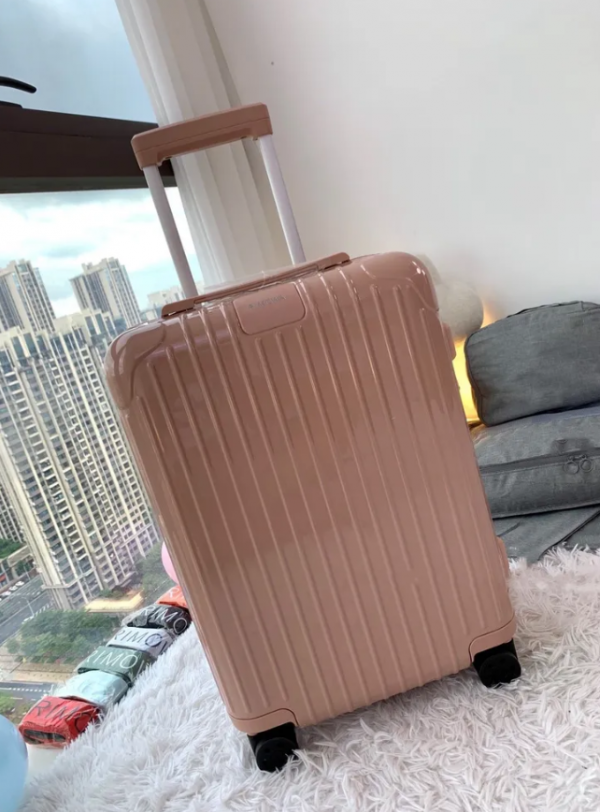 Чемодан Rimowa Essential Pink